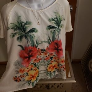 F21 Tropical Tee. NWOT Perfect Summer Top
